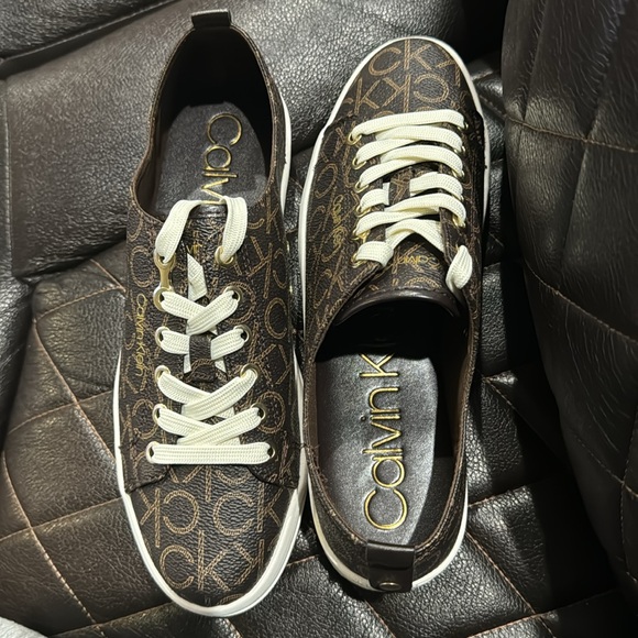 Calvin Klein Michaela - Picture 3 of 4